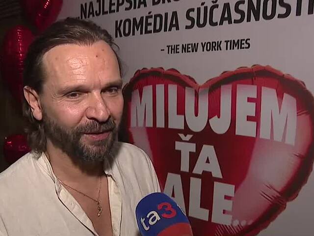 Milujem ťa, ale... Nová muzikálová komédia Jána Ďurovčíka mala premiéru na divadelných doskách