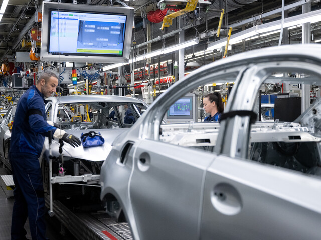Európe hrozí obchodná vojna s Čínou. Pocítia to aj naše automobilky?