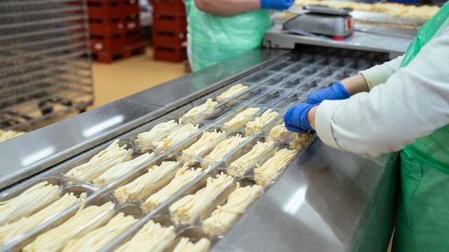 thumbnail_V Bánoveckej mliekarni si partnerstvo s reťazcom pochvaľujú.jpg