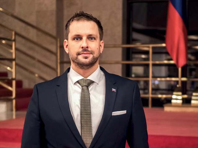Ministerské kreslo neostalo na dlho prázdne. Nástupca Dolinkovej je už istý, prezident poverí Šaška vedením