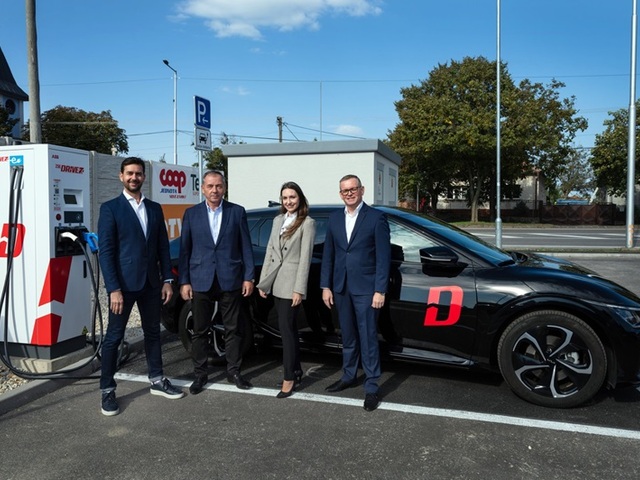 „Elektromobil nabitý, nákupy vybavené“ vďaka spolupráci ZSE Drive a COOP Jednota Nové Zámky