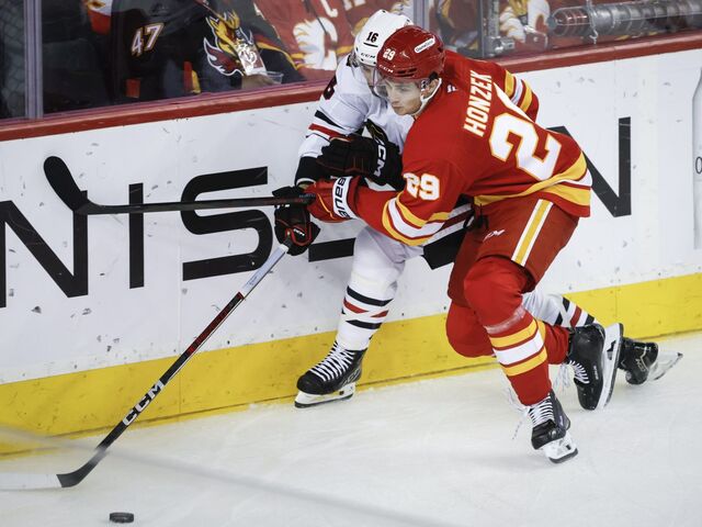 NHL: Piati Slováci sa v noci predstavili na ľade. Calgary s Pospíšilom a Honzekom pokračuje vo víťaznej šnúre