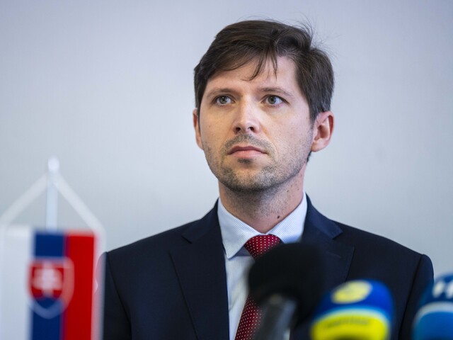 Zobrali  im telefóny a počítače. Protimonopolný úrad vykonal razie v nemocniciach pre podozrenie z kartelu