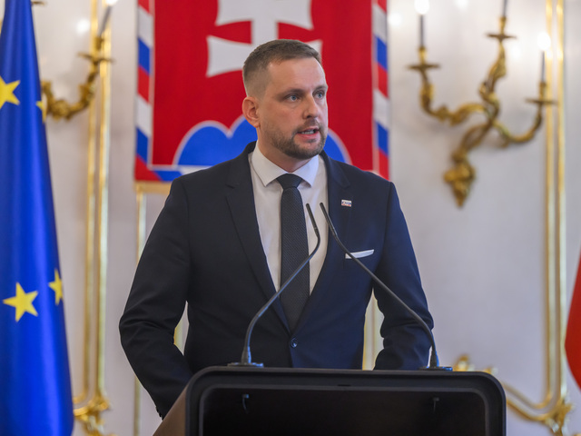 Šaško sa prihovoril sestrám a asistentkám: Rast vašich miezd sa nespomalí, moja ponuka je férová