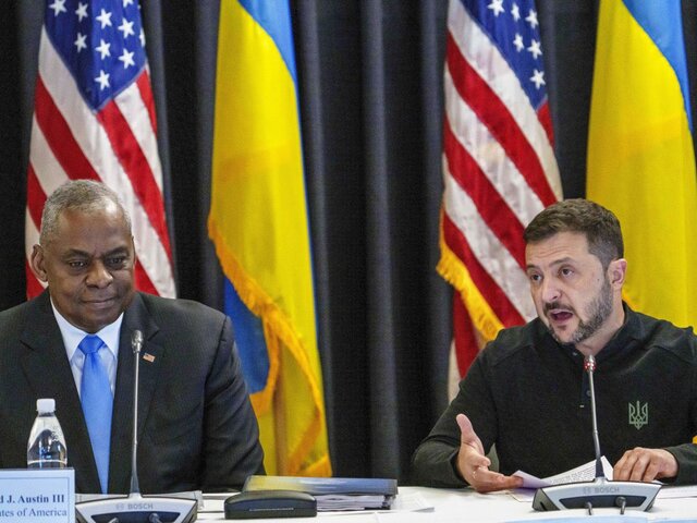 Munícia, obrnené vozidlá i protitankové zbrane. USA poskytnú Ukrajine ďalšiu vojenskú pomoc za stovky miliónov
