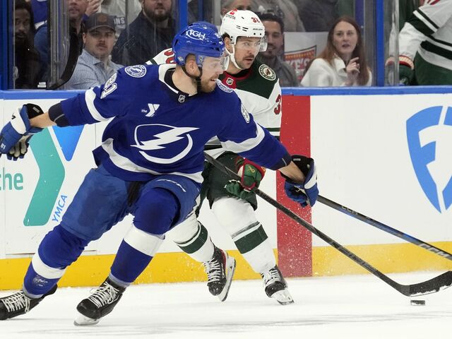 NHL: Černák si pripísal tretiu asistenciu v sezóne. Tímom so Slovákmi na súpiske sa na ľade nedarilo