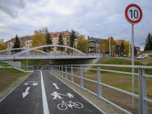 Doprava v centre Prešova je po ôsmich mesiacoch obnovená. Mesto má nový most za 4 milióny