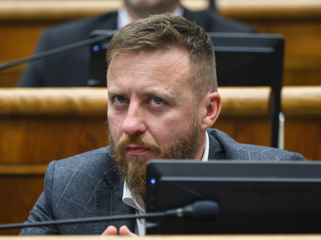 Lekársku komoru znepokojujú Kotlárove vyjadrenia o "prenose očkovania krvou". Apeluje na overené fakty