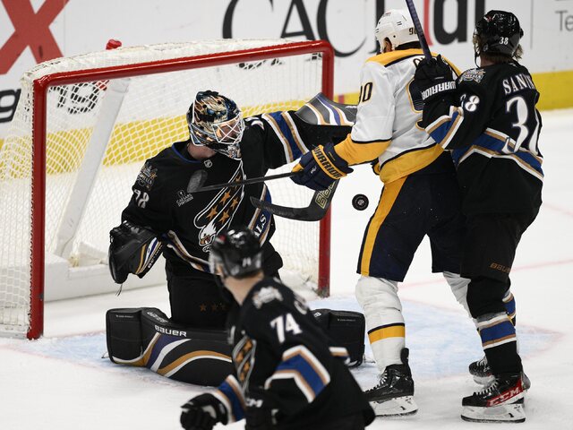 NHL: Fehérváry asistoval pri góle Ovečkina. Detroit porazil Chicago, Vegas s prvou výhrou v sezóne