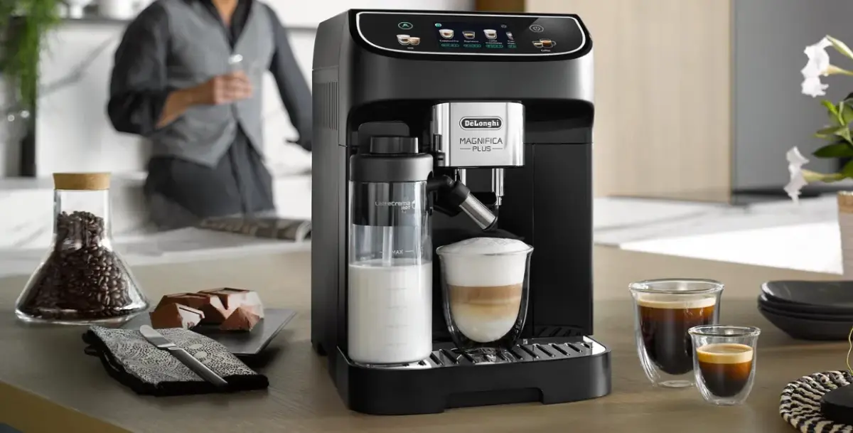 Automatický kávovar De´Longhi.