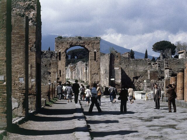 Pompeje bojujú proti turistickému cunami. Archeologický park zavádza nové obmedzenia na ochranu pamiatok