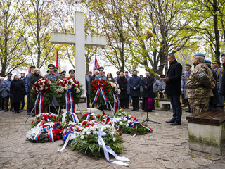 111124DEN_VETERANOV_UKONCENIE_VELKEJ_VOJNY_9086745.jpg