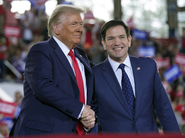 Trump má favorita na post šéfa diplomacie. Je ním senátor, ktorý ho v minulosti nazval podvodníkom
