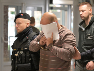 policajná brutalita policajt súd