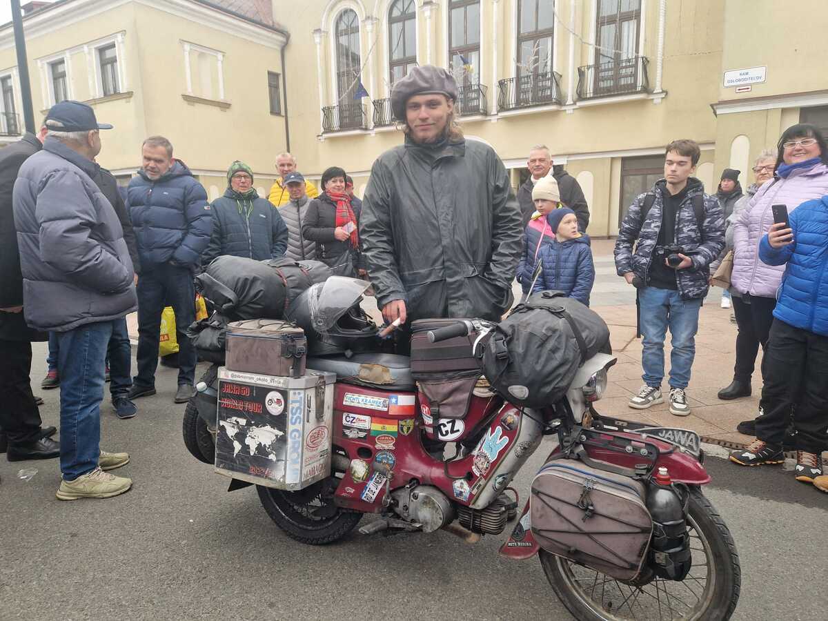 cesta okolo sveta motorkár.jpeg