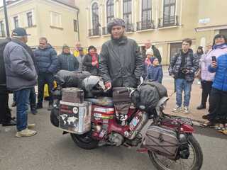 cesta okolo sveta motorkár.jpeg