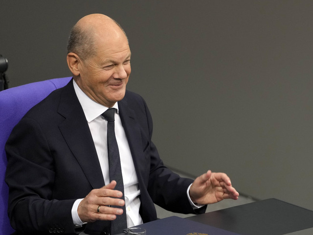 Po viac než dvoch rokoch opäť na jednej linke. Scholz telefonoval Putinovi do Kremľa