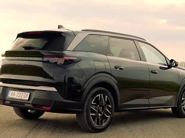 Hľadáte spojenie štýlu a funkčnosti? Najnovšie technológie robia Peugeot 5008 ideálnym spoločníkom na cestách