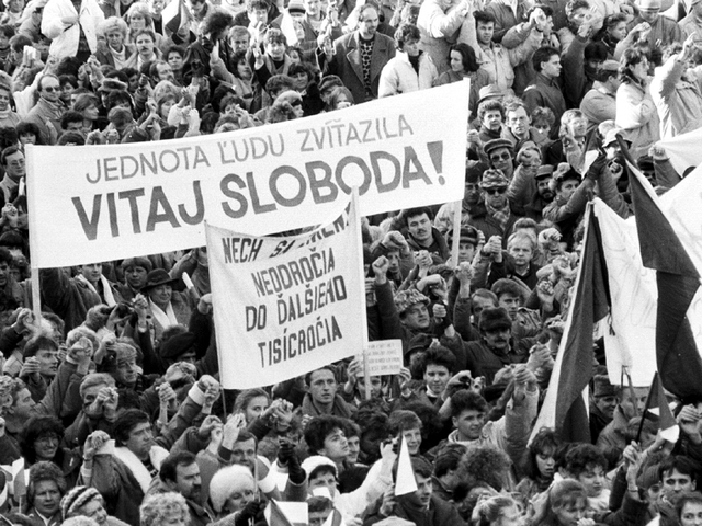 Zverstvá, ktoré nezmyje lacné mlieko ani rožky. Gymnazisti rozprávajú príbehy hrdinov z čias komunizmu