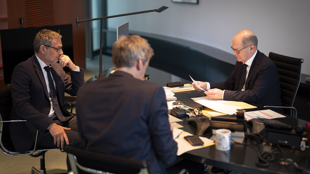 Scholz telefonuje s Putinom