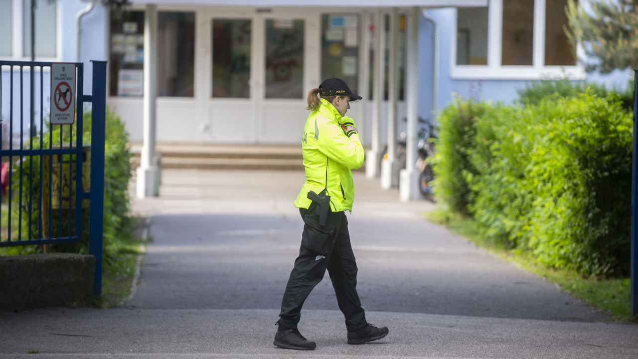 20240509Policia_Zakladneskoly040930.jpg