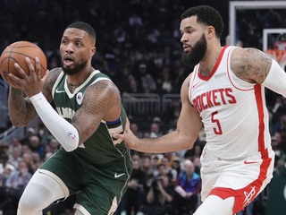 Rockets_Bucks_Basketball900232088785.jpg