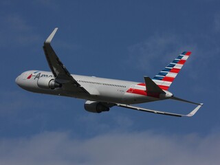 lietadlo american airlines