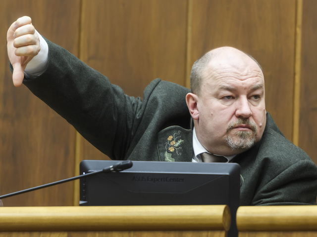 Politológ Láštic: Ak sa Huliak stane ministrom, môže prísť o časť voličov. V parlamente by ho nahradila kontroverzná postava
