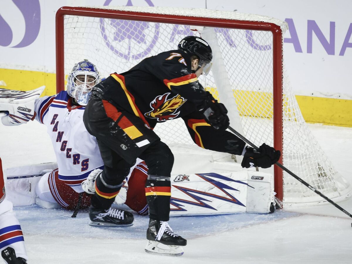 Rangers_Flames_Hockey Pospisil