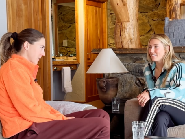 VIDEO: Dala jej zabrať. Guľôčka v jamôčke či čučoriedka. Pozrite si, ako Vlhová učí Shiffrinovú po slovensky