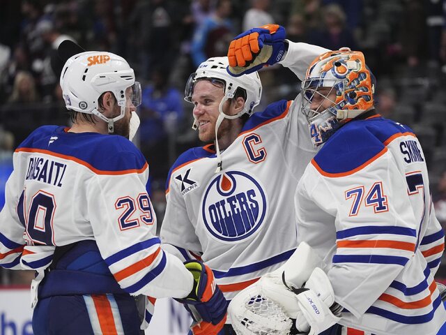 NHL: Slováci zbierali asistencie, Matthews sa vrátil do zostavy Toronta. Calgary prehralo šiesty zápas po sebe
