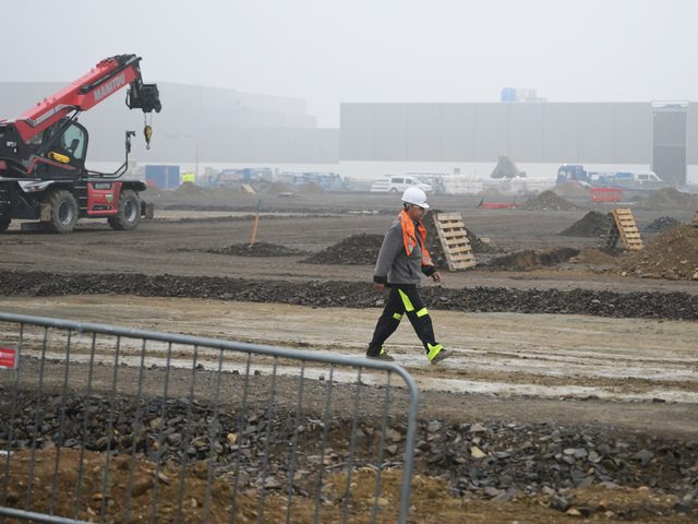 Volvo mení trh práce na východe. Ešte nevyrába, no už teraz hľadá zamestnancov, loví stredoškolákov