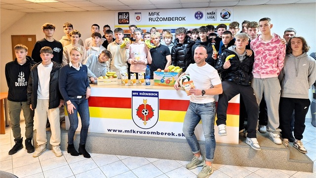3 - Mládežnícke kategórie MFK Ružomberok sa tiež zapojili do projektu ZDRAVÁ JEDENÁSTKA.jpg