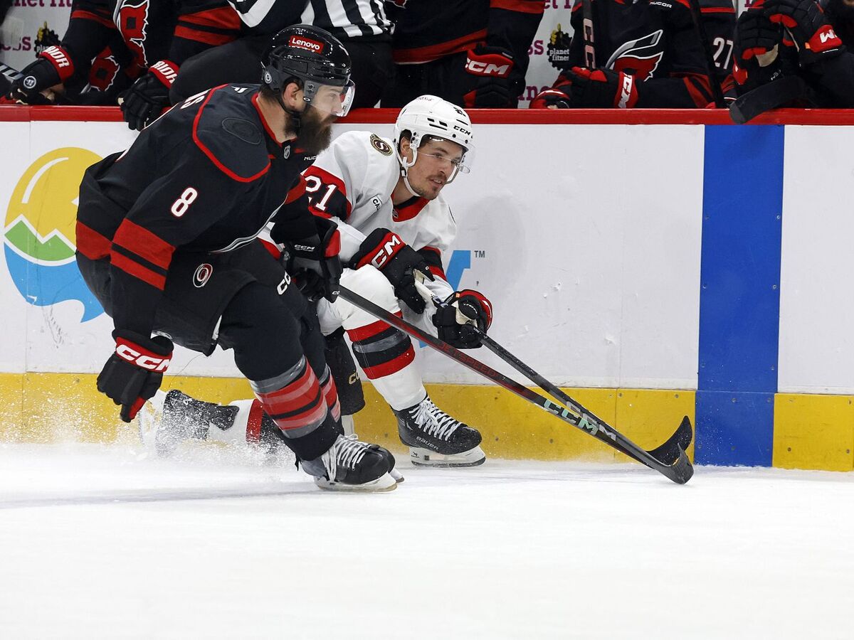 Senators_Hurricanes_Hockey962371.jpg