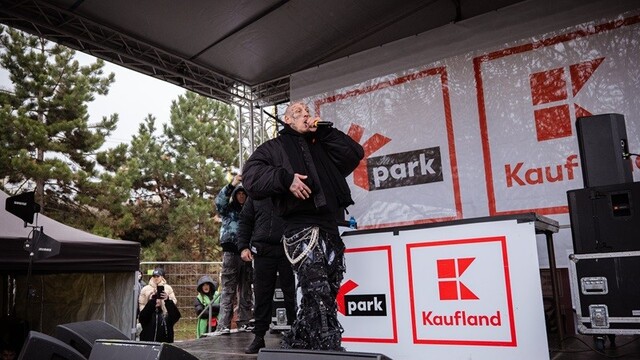 thumbnail_Separ prilákal do K Parku množstvo fanúšikov, tí si jeho koncert nenechali ujsť.jpg