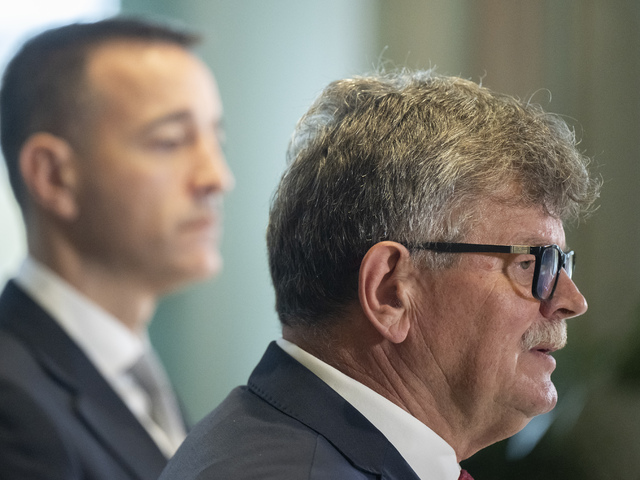 Učitelia zvyšujú tlak na vládu. Školskí odborári vyhlásili v utorok štrajkovú pohotovosť