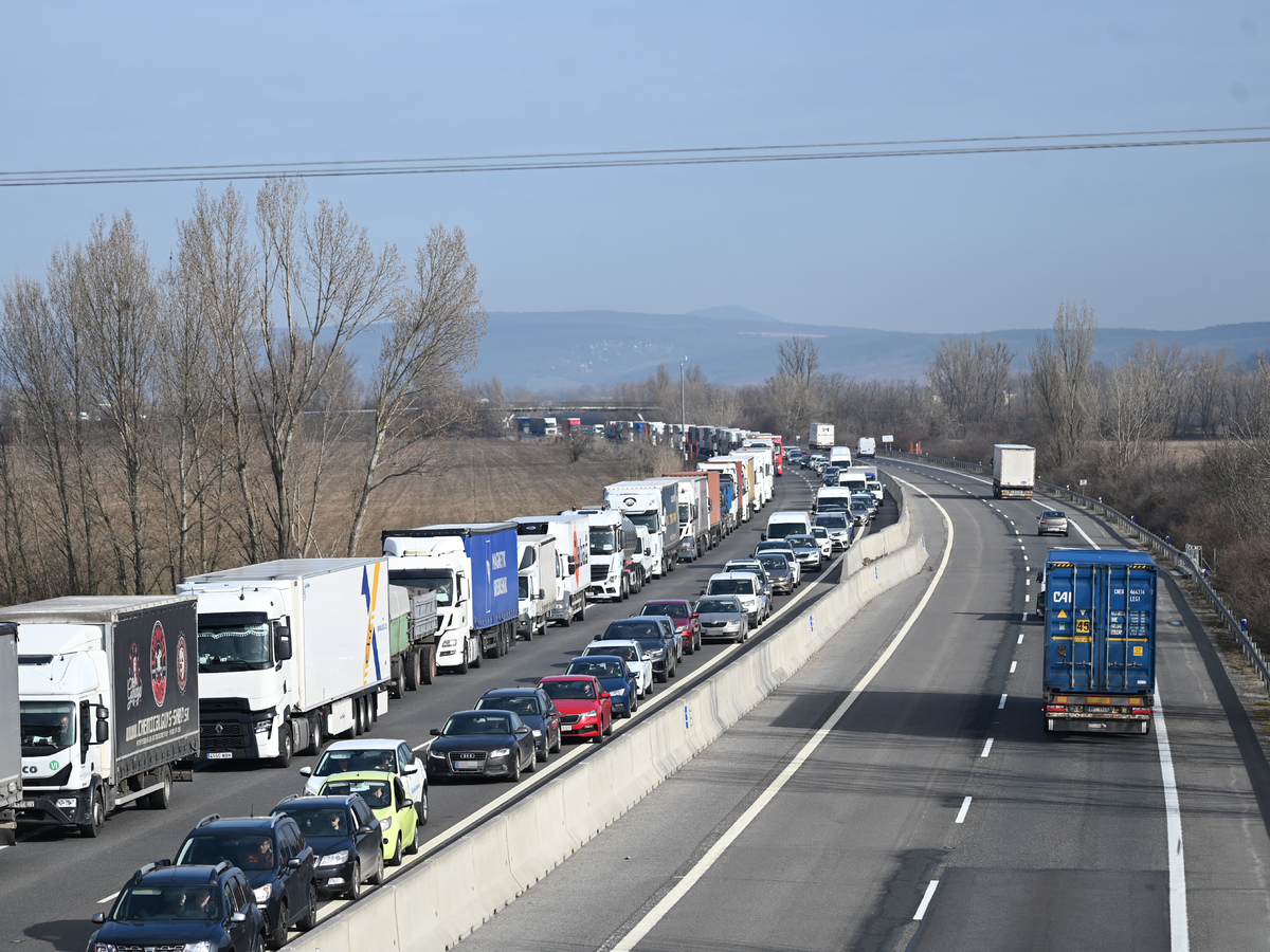 diaľnica zápcha kolóna