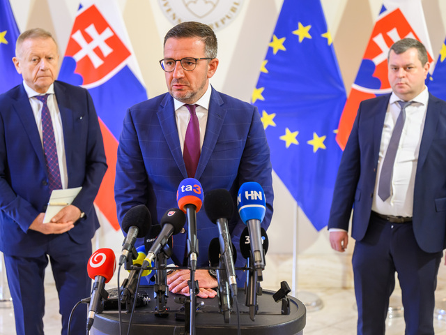 Reťazce už premietajú nižšiu DPH do cien. Fico vidí v zníženej dani efektívny nástroj voči inflácii