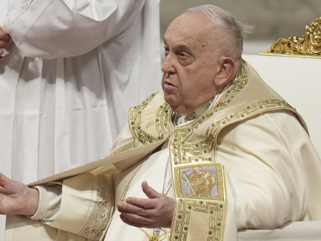 Pápež František má zápal pľúc. Vraj sa bojí, že tentokrát to nezvládne a cirkev pripravuje na svoj odchod