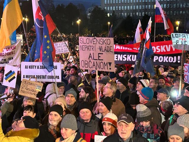 Občianska pohotovosť, zoznam požiadaviek pre vládu. Ľudia skandovali na námestiach, nejde o posledný protest