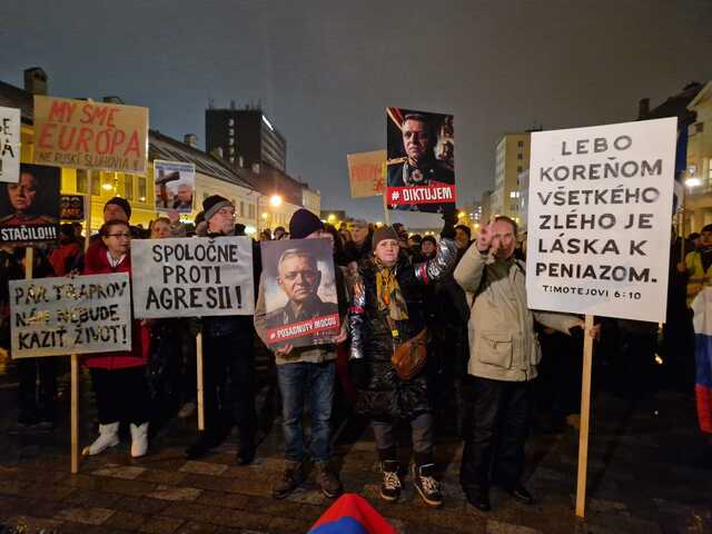 Občianske protesty odštartovali v Košiciach. Tisíce ľudí sa prišli "spojiť proti zlu" a skandovali silné heslá