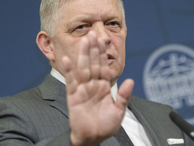 Fico neplánuje odstúpiť, vylúčenie rebelov z Hlasu ho prekvapilo. Šutaj Eštok a Danko dostali ultimátum