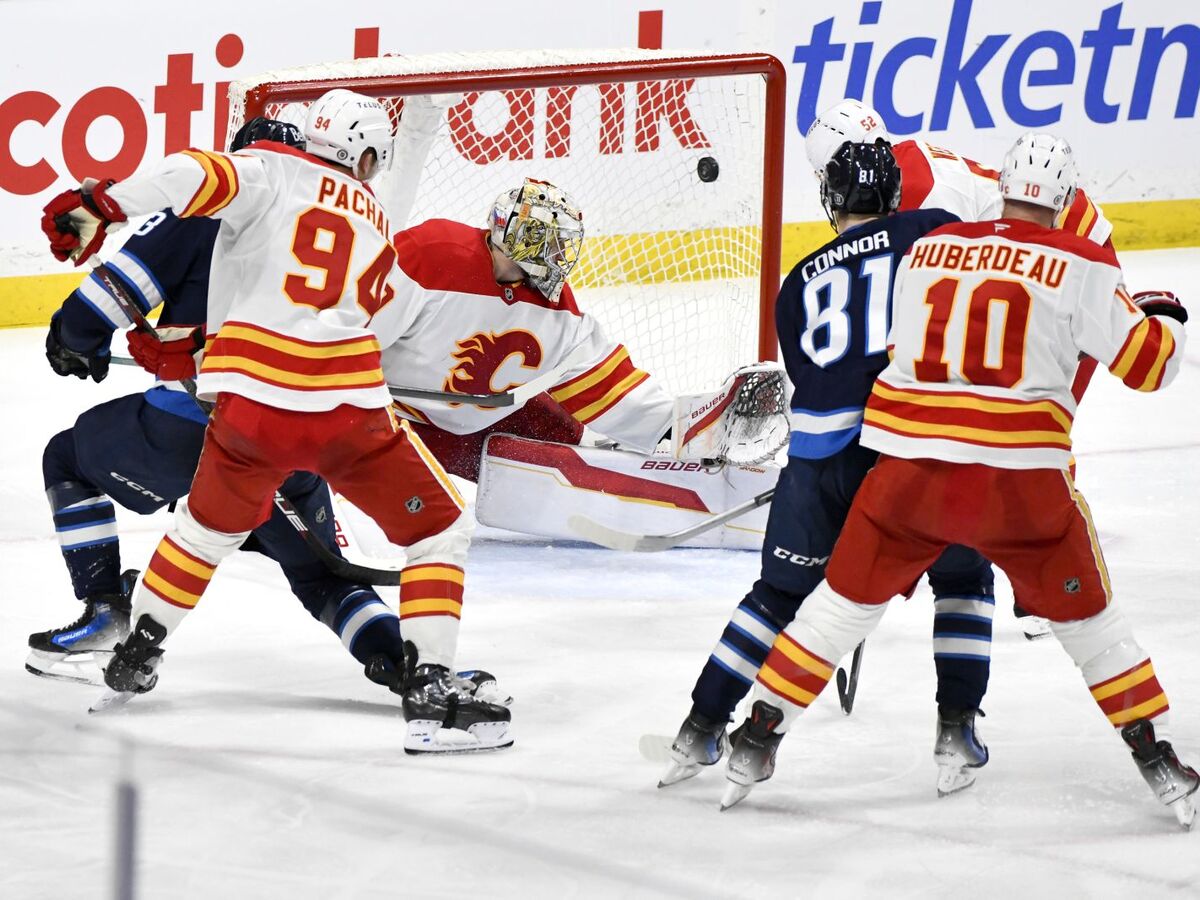 Flames_Jets_Hockey069728.jpg