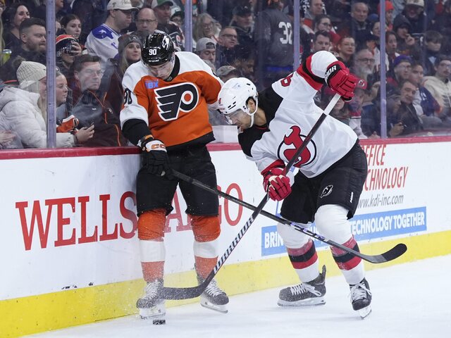NHL: Detroit predlžuje víťaznú sériu. Raymond žiari asistenciami, McDavid a Garland skórujú