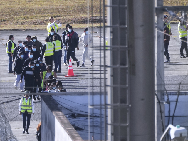 Latinské krajiny reagujú na Trumpove deportácie: Brazília hovorí o utečencoch v putách a reťaziach
