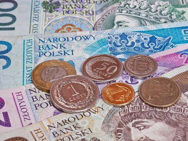 Poľská priemerná mzda prekonala 2 000 eur. Naši susedia sú na tom lepšie o niekoľko stoviek