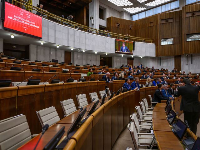Koalíciu čaká test z počtov. Opozícia im s otvorením schôdze nepomôže, vládne strany sú sebavedomé
