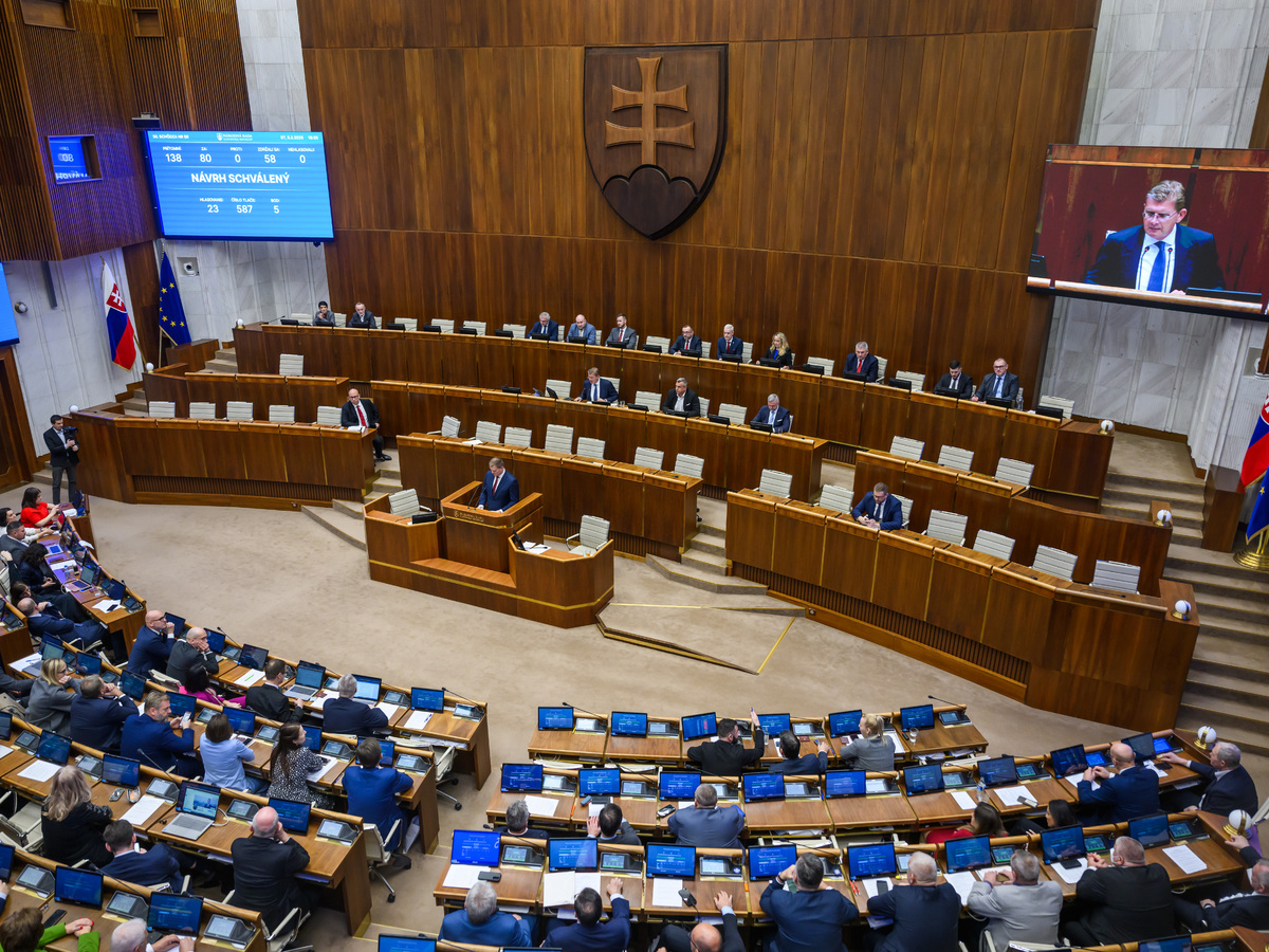 parlament nr sr