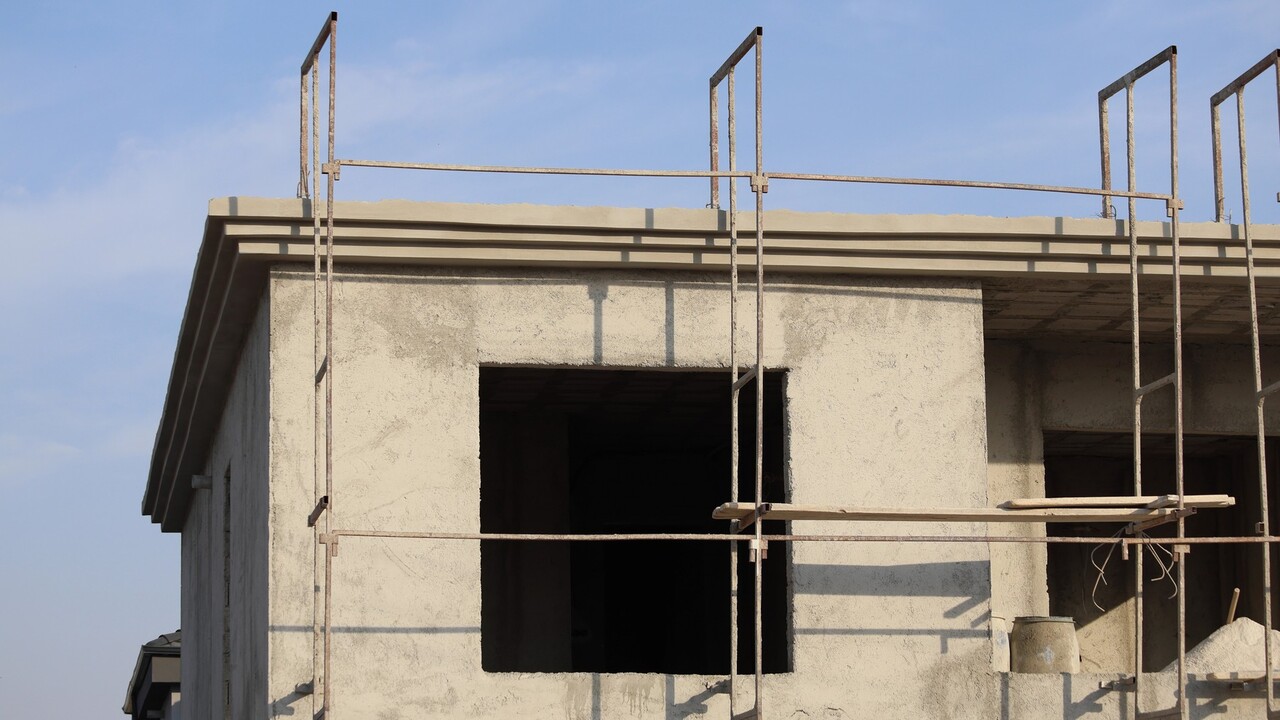 Vlastníte čiernu stavbu a nechcete o ňu prísť? Máte poslednú šancu, štát neskôr zasiahne oveľa tvrdšie