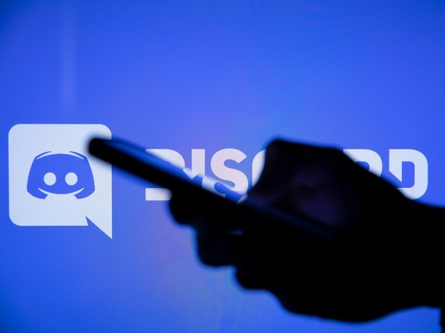 Česko-slovenskí predátori na Discorde: Nahé fotografie a videá žien predávajú bez ich vedomia, obeťami sú aj deti